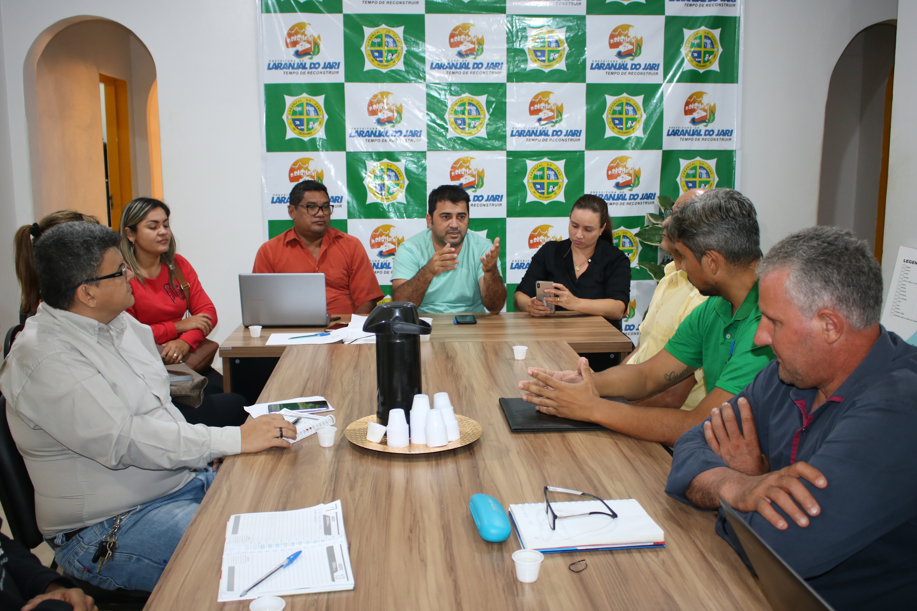 Prefeitura Municipal de Laranjal do Jari reúne para montar comissão de elaboração do projeto MINHA CIDADE LINDA.